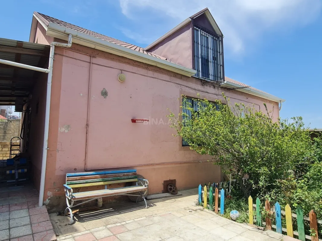 Satılır 4 otaqlı həyət evi 280 m²