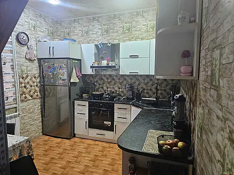Satılır 4 otaqlı həyət evi 280 m²