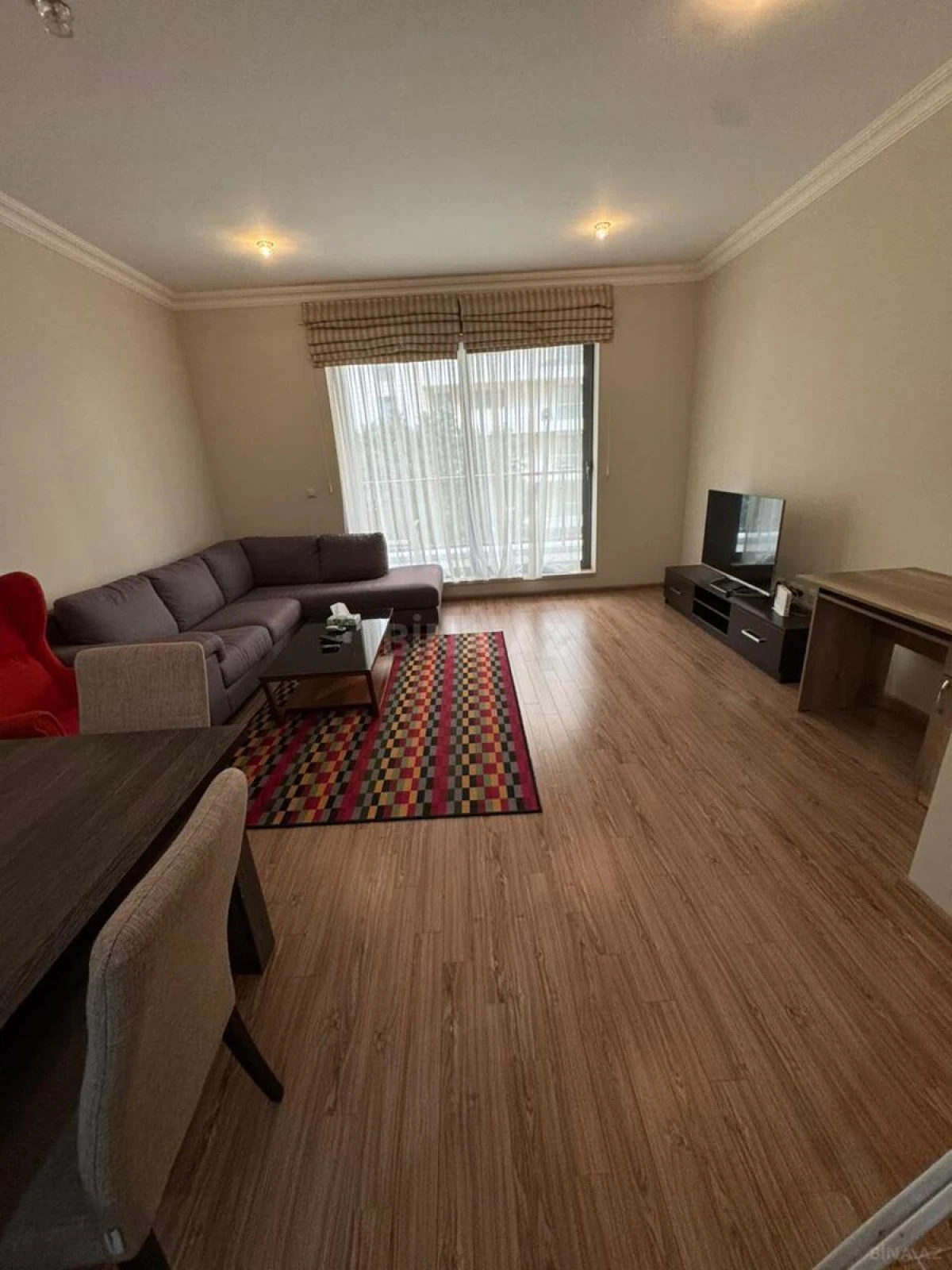 Kirayə verilir 2 otaqlı mənzil 90 m²