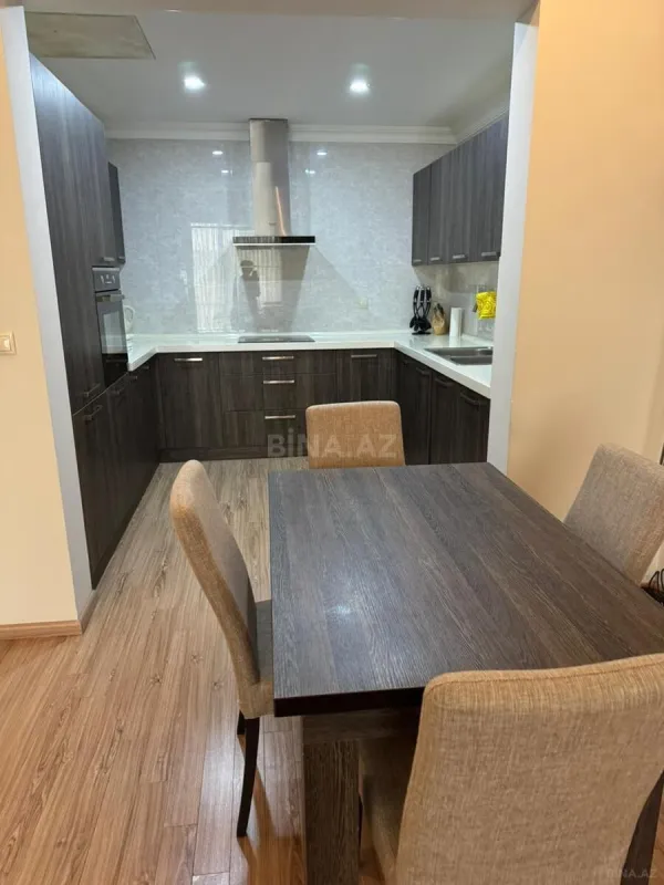Kirayə verilir 2 otaqlı mənzil 90 m²