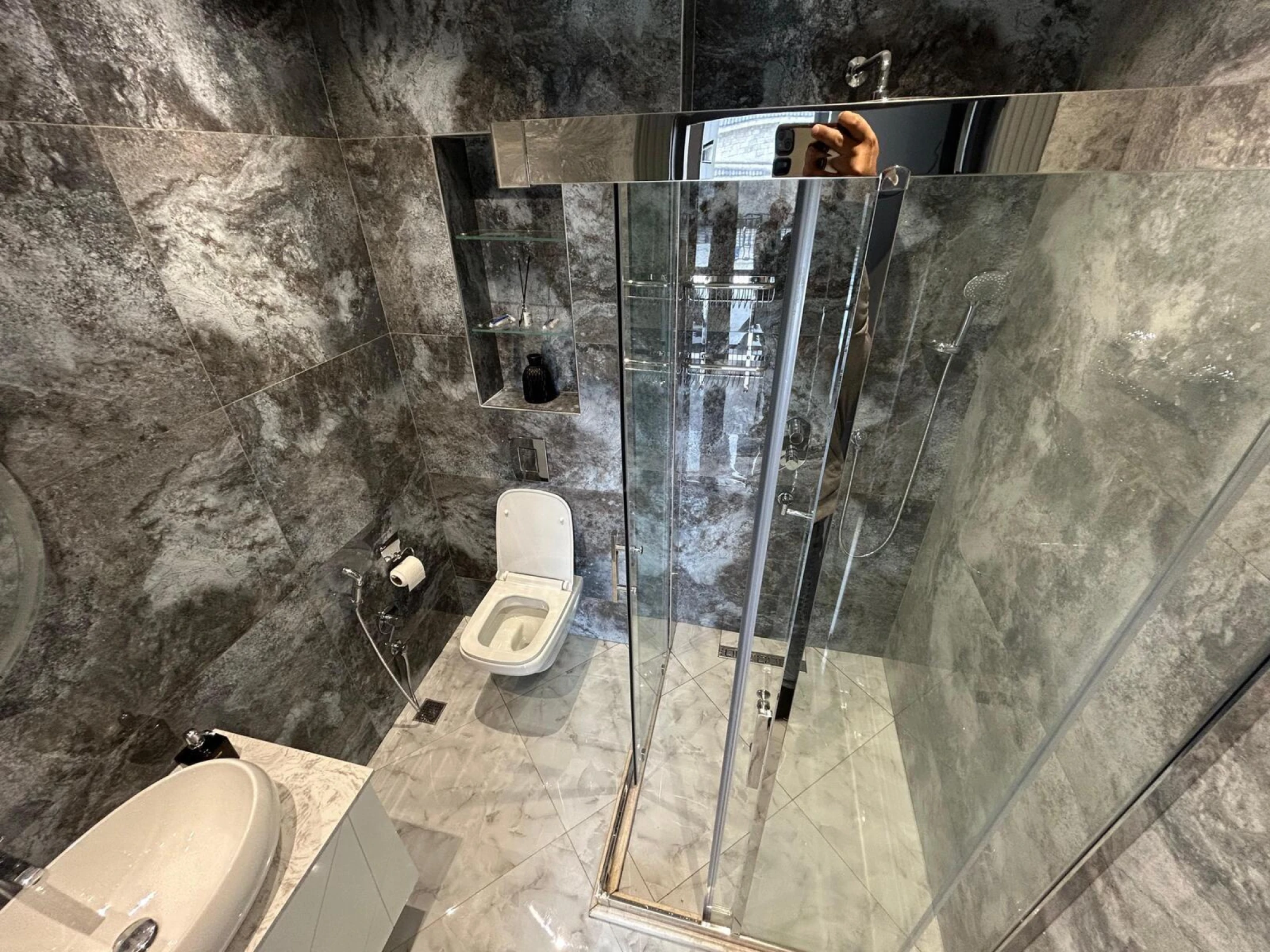 Kirayə verilir 5 otaqlı həyət evi 200 m²