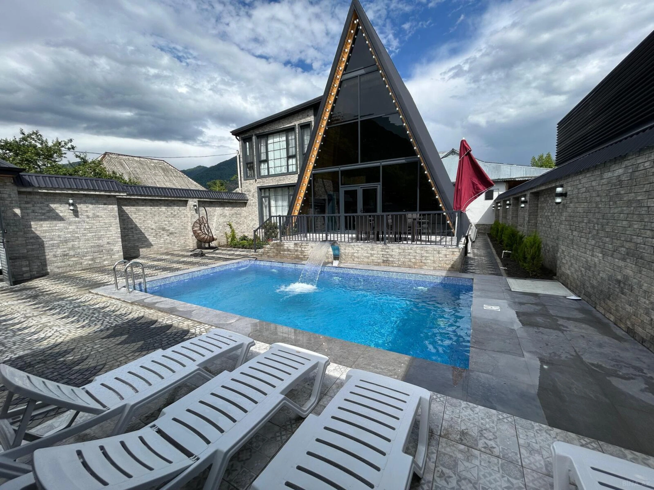 Kirayə verilir 5 otaqlı həyət evi 200 m²