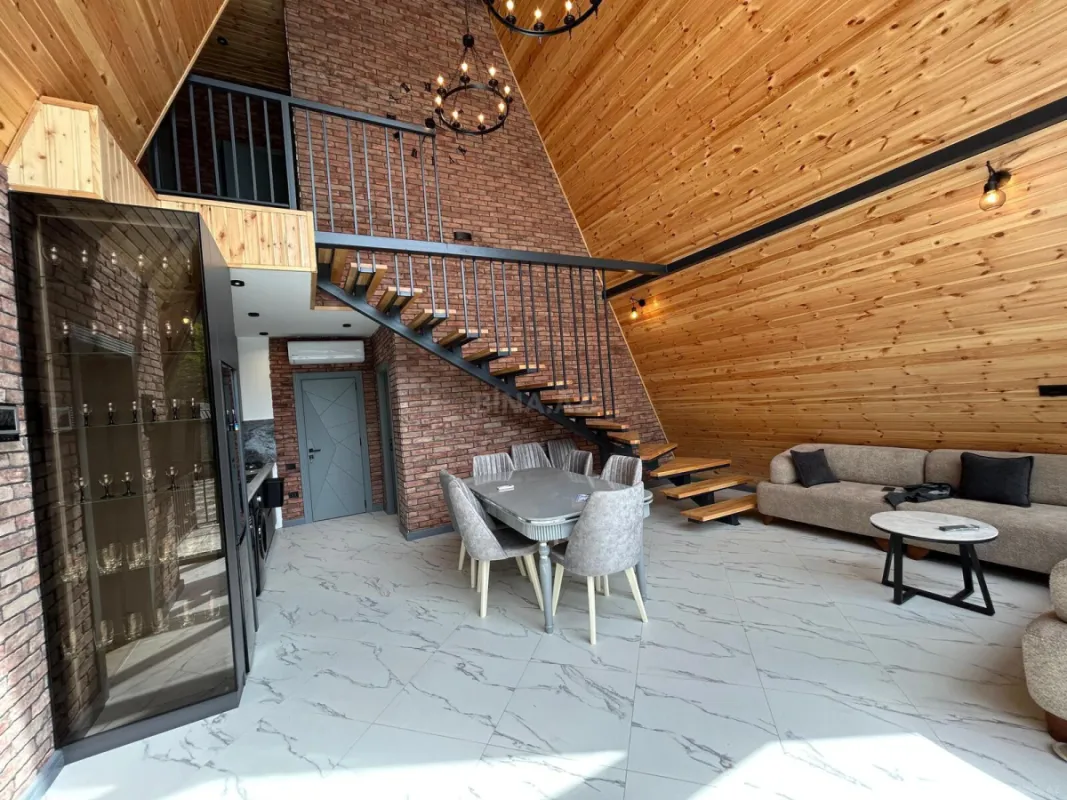 Kirayə verilir 5 otaqlı həyət evi 200 m²