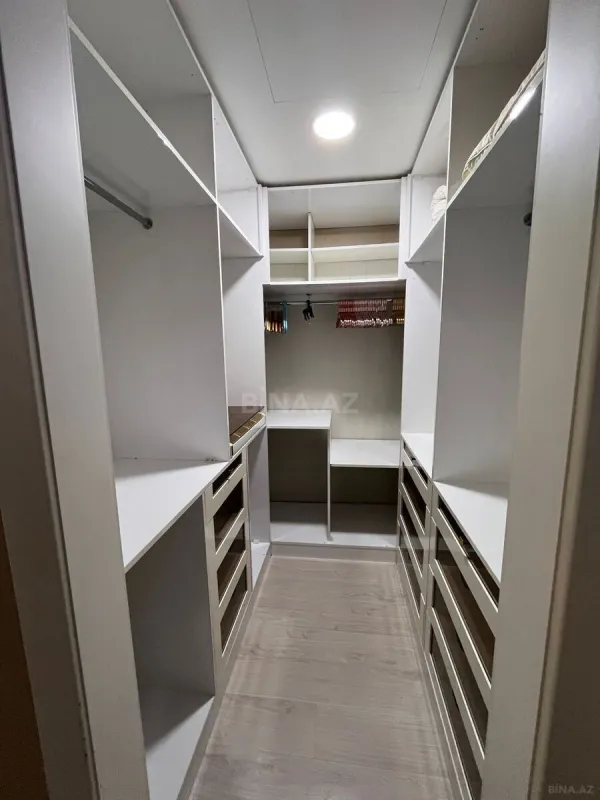 Satılır 5 otaqlı mənzil 220 m²