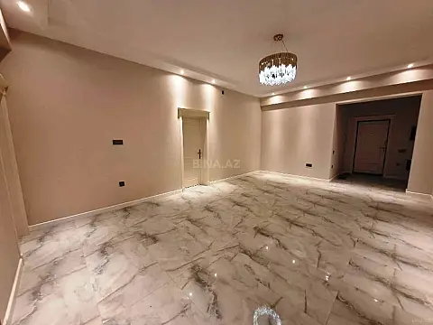 Satılır 4 otaqlı mənzil 210 m²