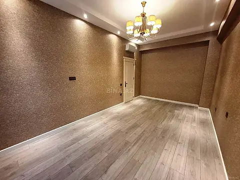 Satılır 4 otaqlı mənzil 210 m²