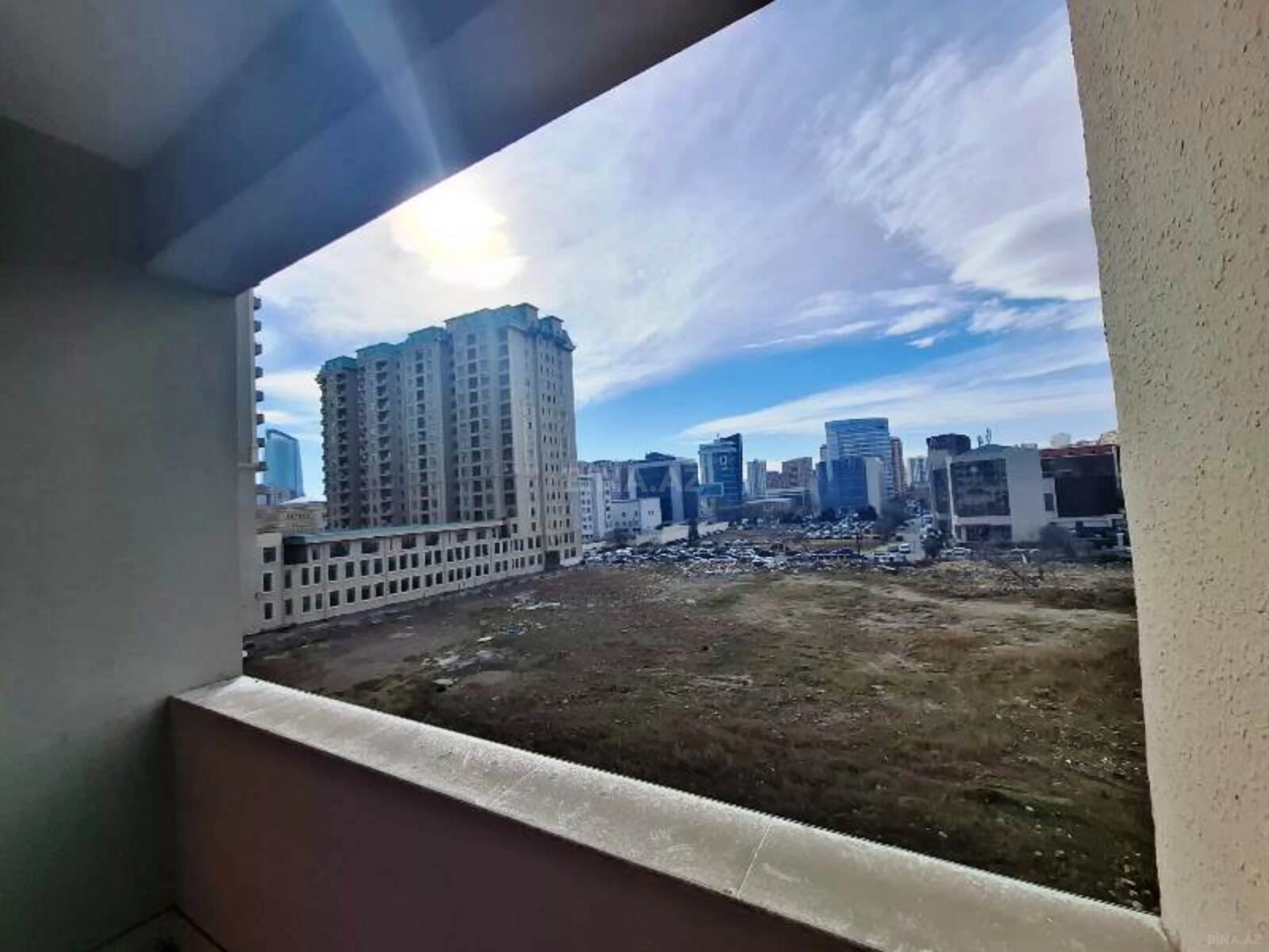 Satılır 4 otaqlı mənzil 210 m²