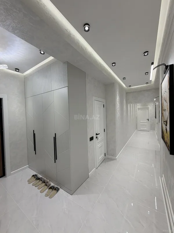 Satılır 3 otaqlı mənzil 105 m²