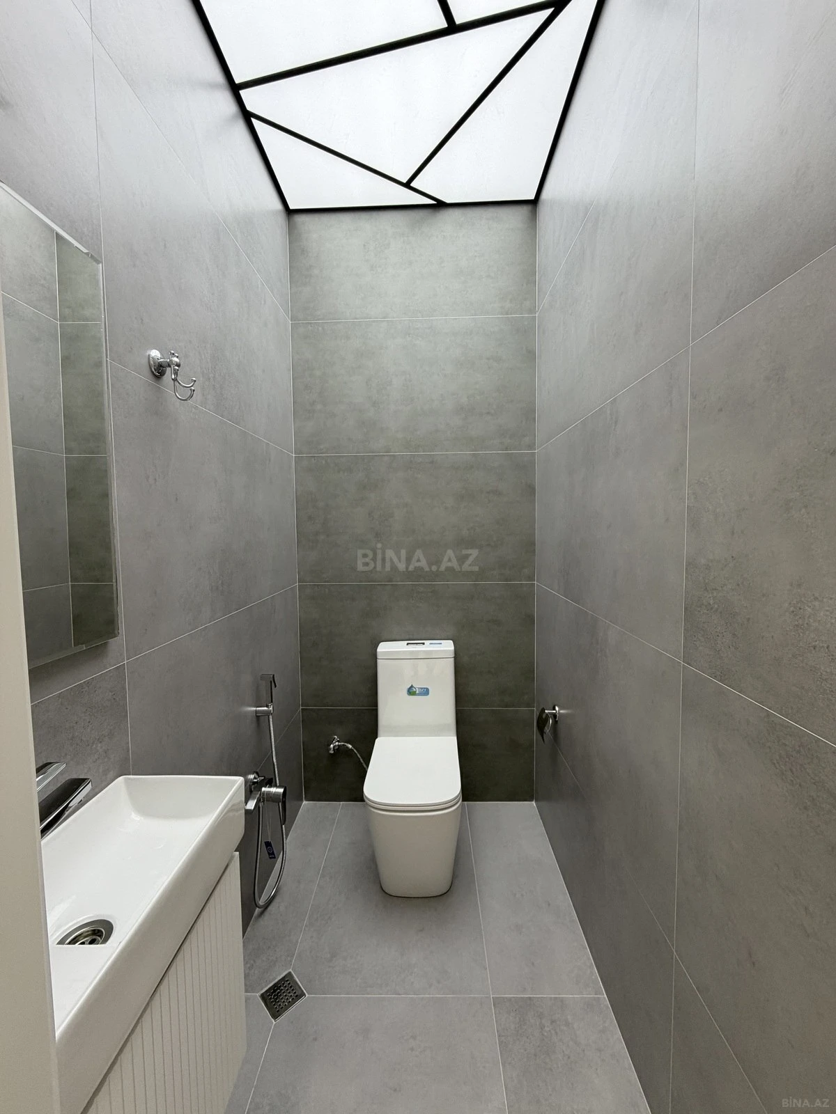 Satılır 3 otaqlı mənzil 105 m²