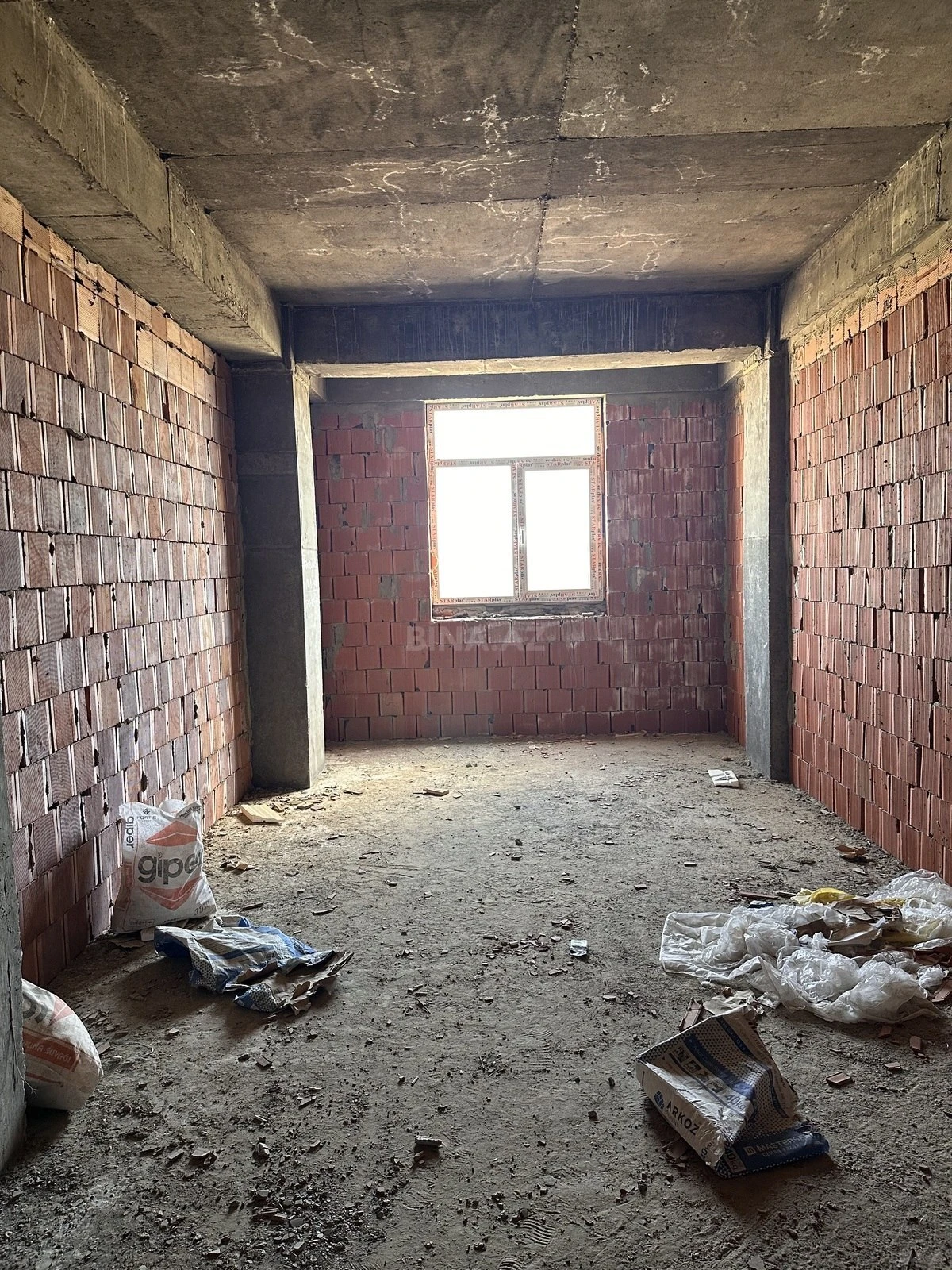 Satılır 1 otaqlı mənzil 35 m²