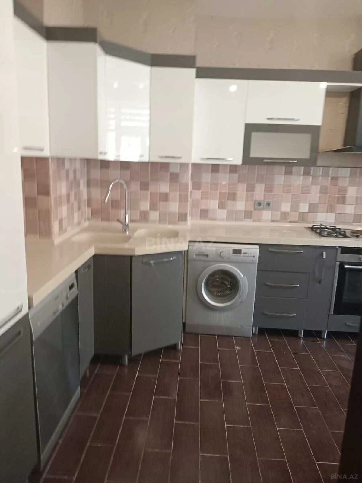 Satılır 3 otaqlı mənzil 140 m²