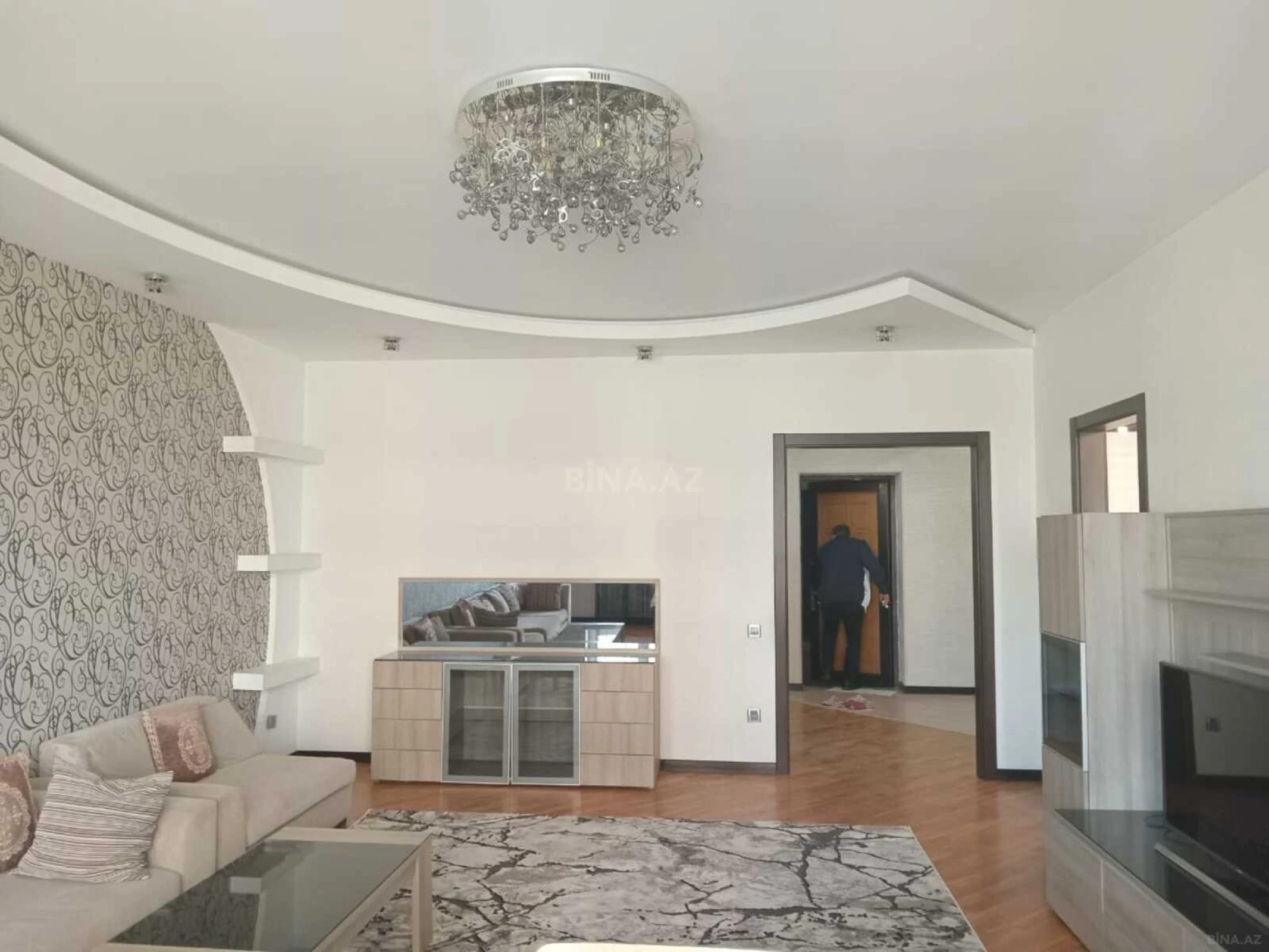 Satılır 3 otaqlı mənzil 140 m²
