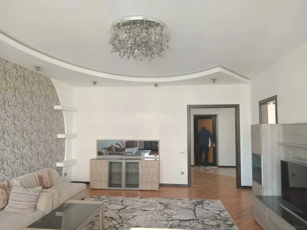 Satılır 3 otaqlı mənzil 140 m²