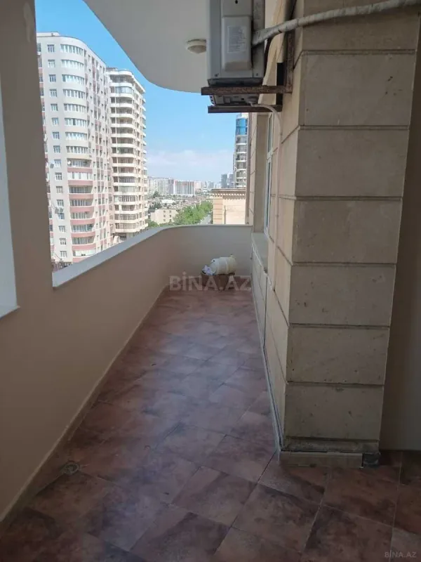 Satılır 3 otaqlı mənzil 140 m²