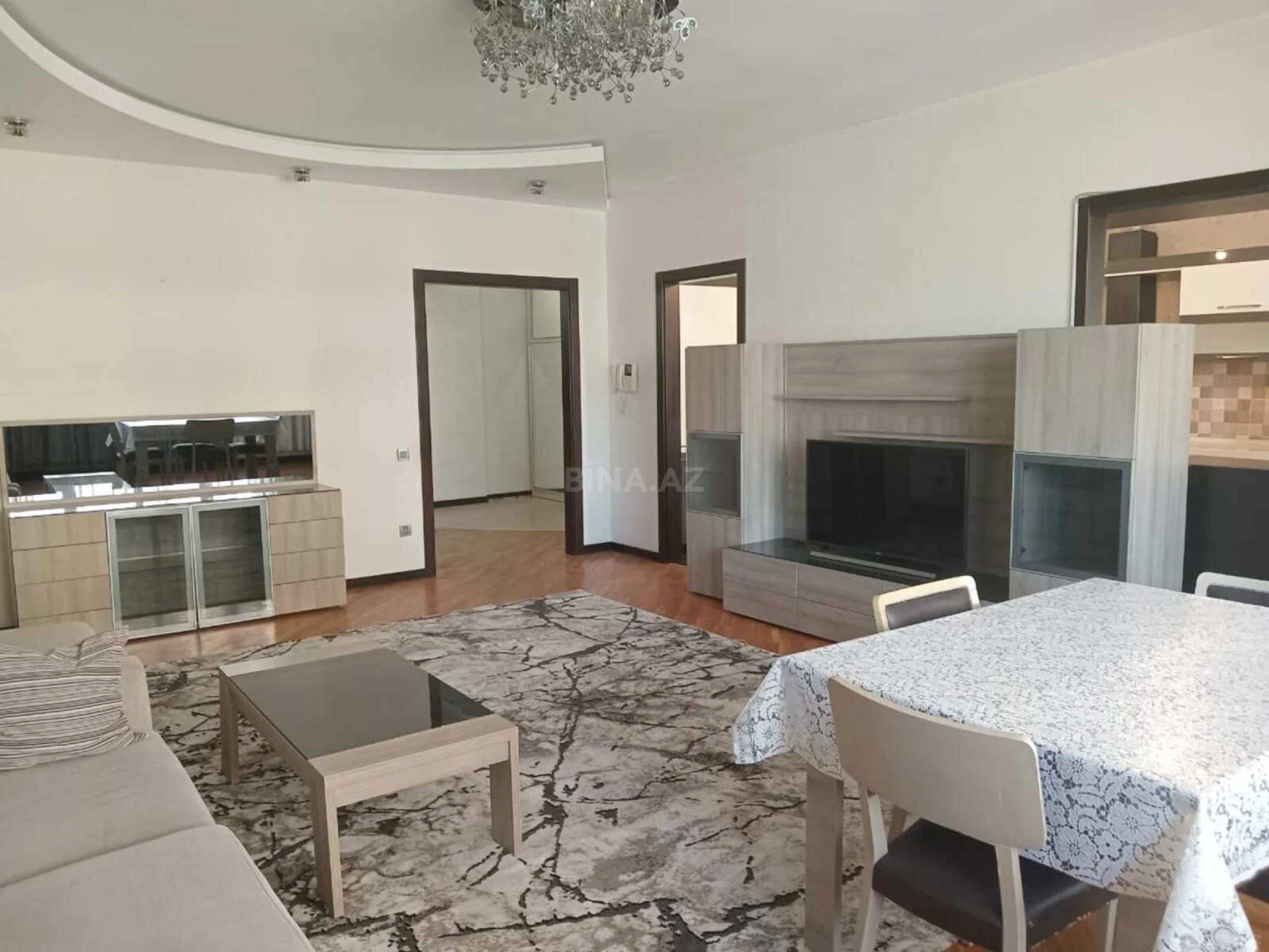 Satılır 3 otaqlı mənzil 140 m²