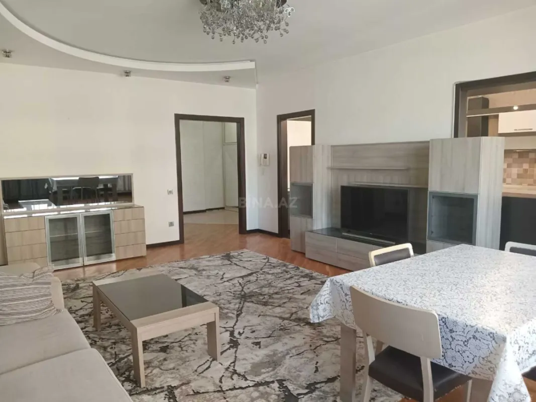 Satılır 3 otaqlı mənzil 140 m²