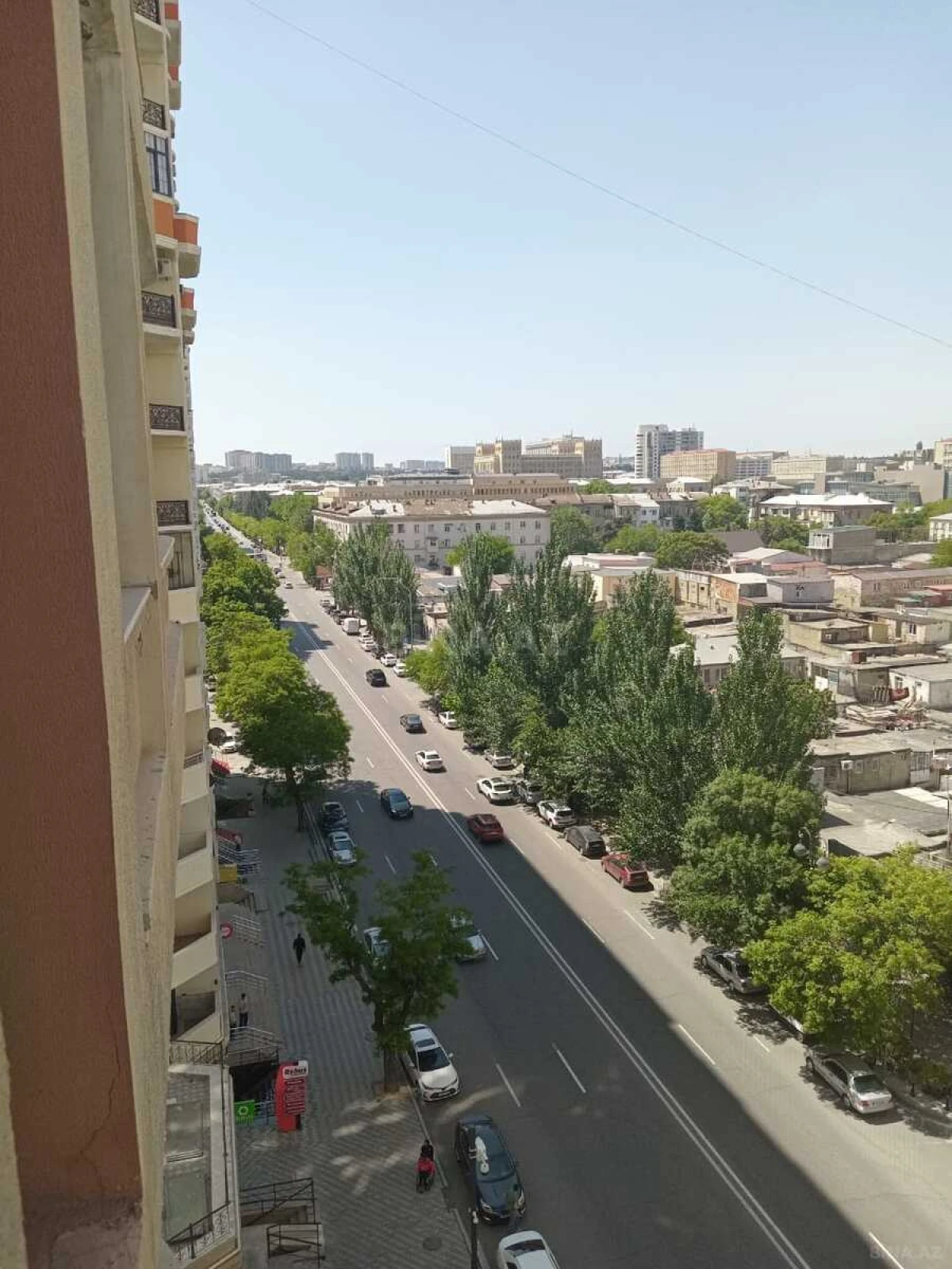 Satılır 3 otaqlı mənzil 140 m²