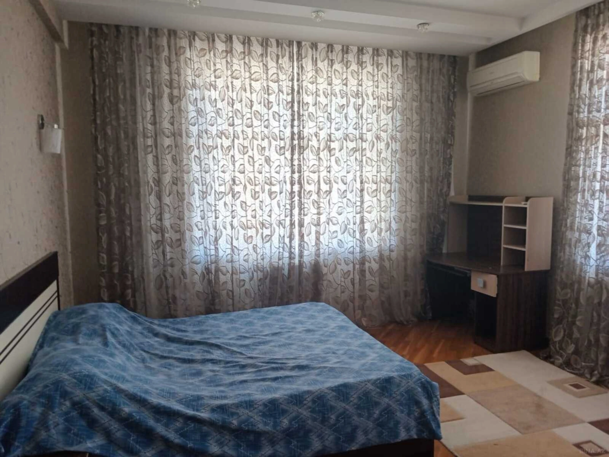Satılır 3 otaqlı mənzil 140 m²