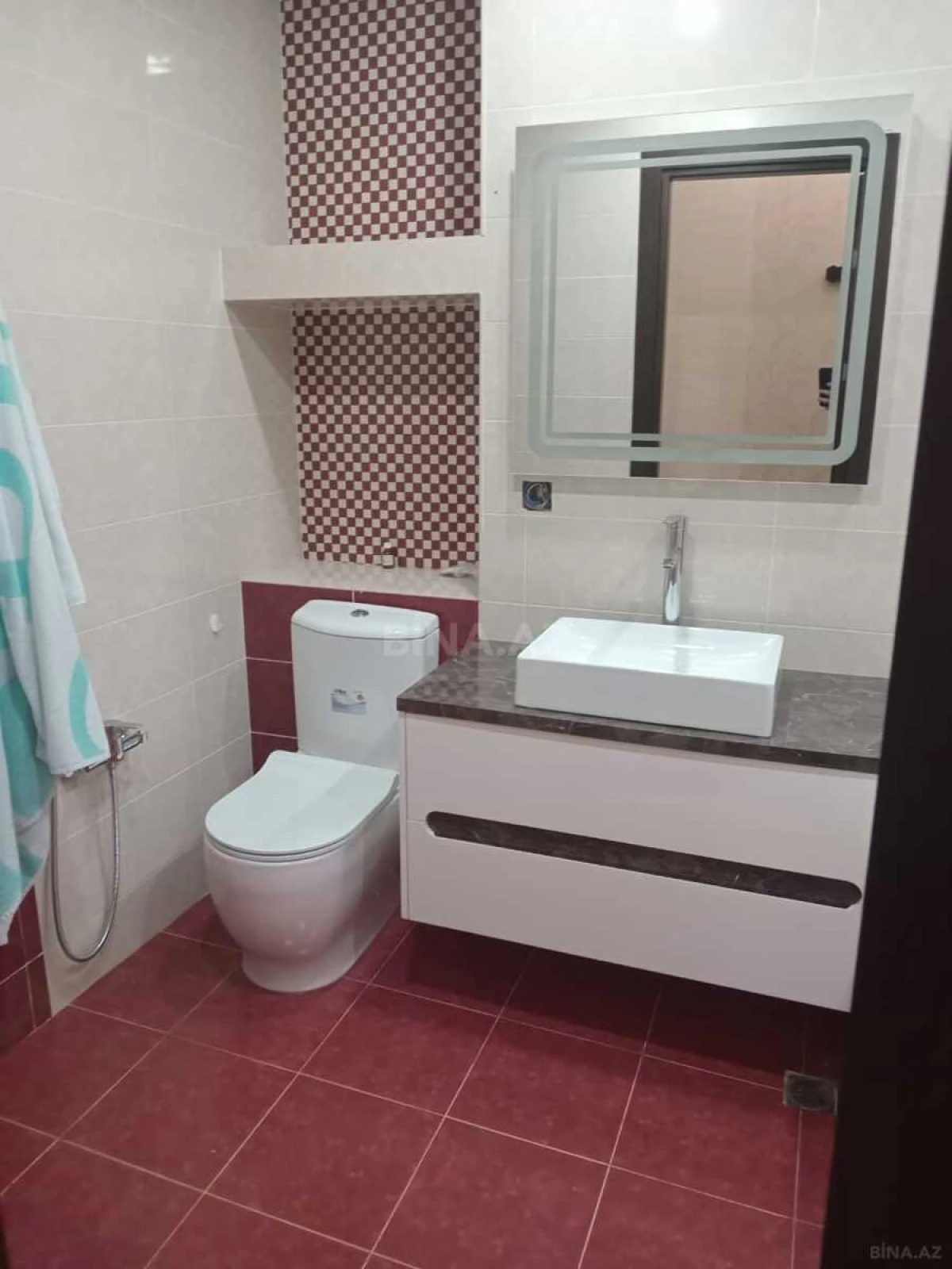 Satılır 3 otaqlı mənzil 140 m²