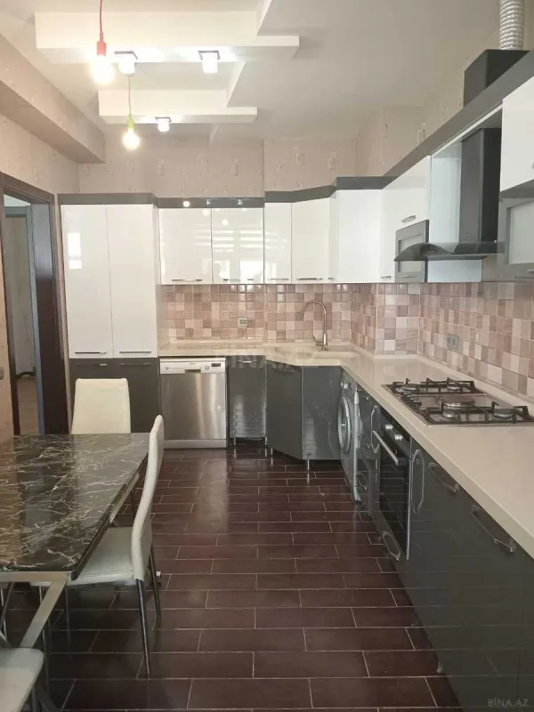 Satılır 3 otaqlı mənzil 140 m²