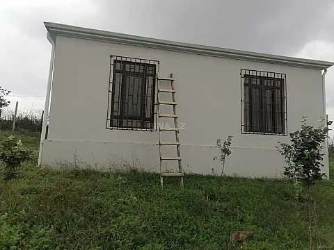 Satılır 2 otaqlı həyət evi 60 m²