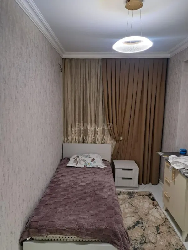 Satılır 3 otaqlı mənzil 113 m²