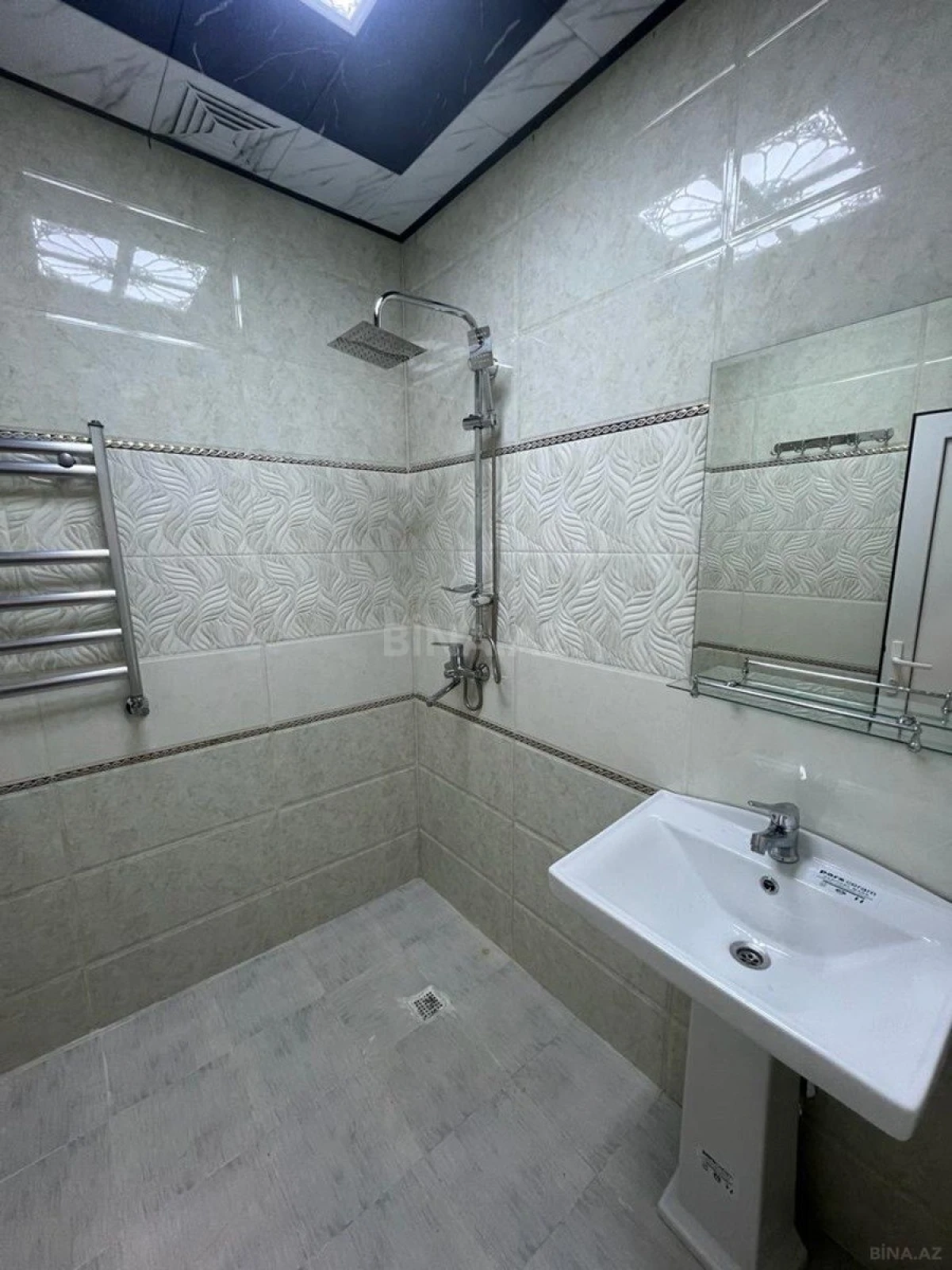 Kirayə verilir 2 otaqlı mənzil 45 m²