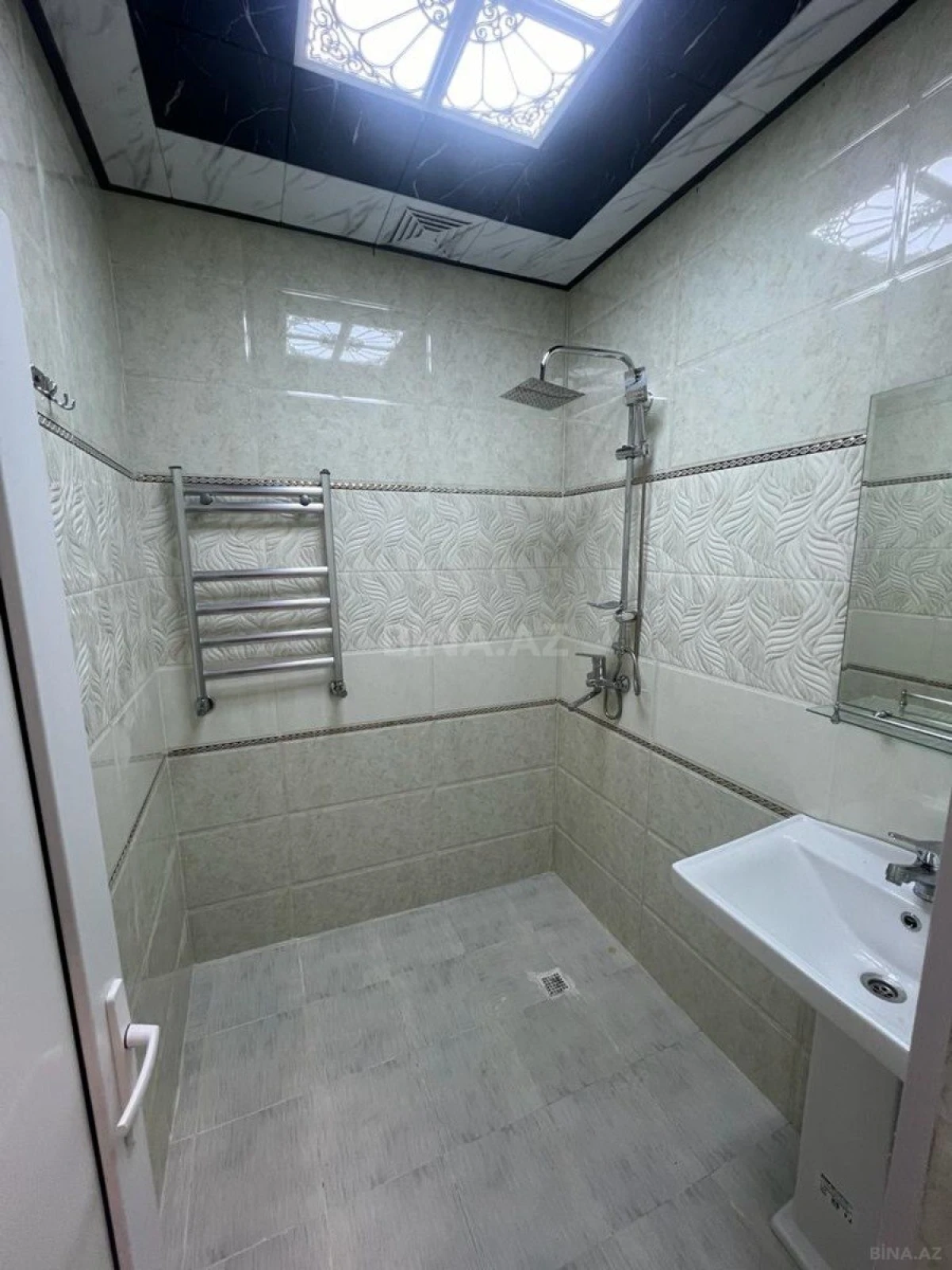 Kirayə verilir 2 otaqlı mənzil 45 m²