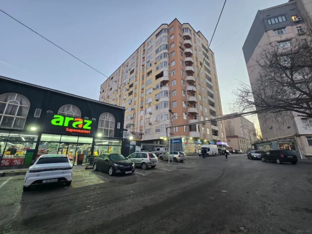 Satılır 3 otaqlı mənzil 125 m²