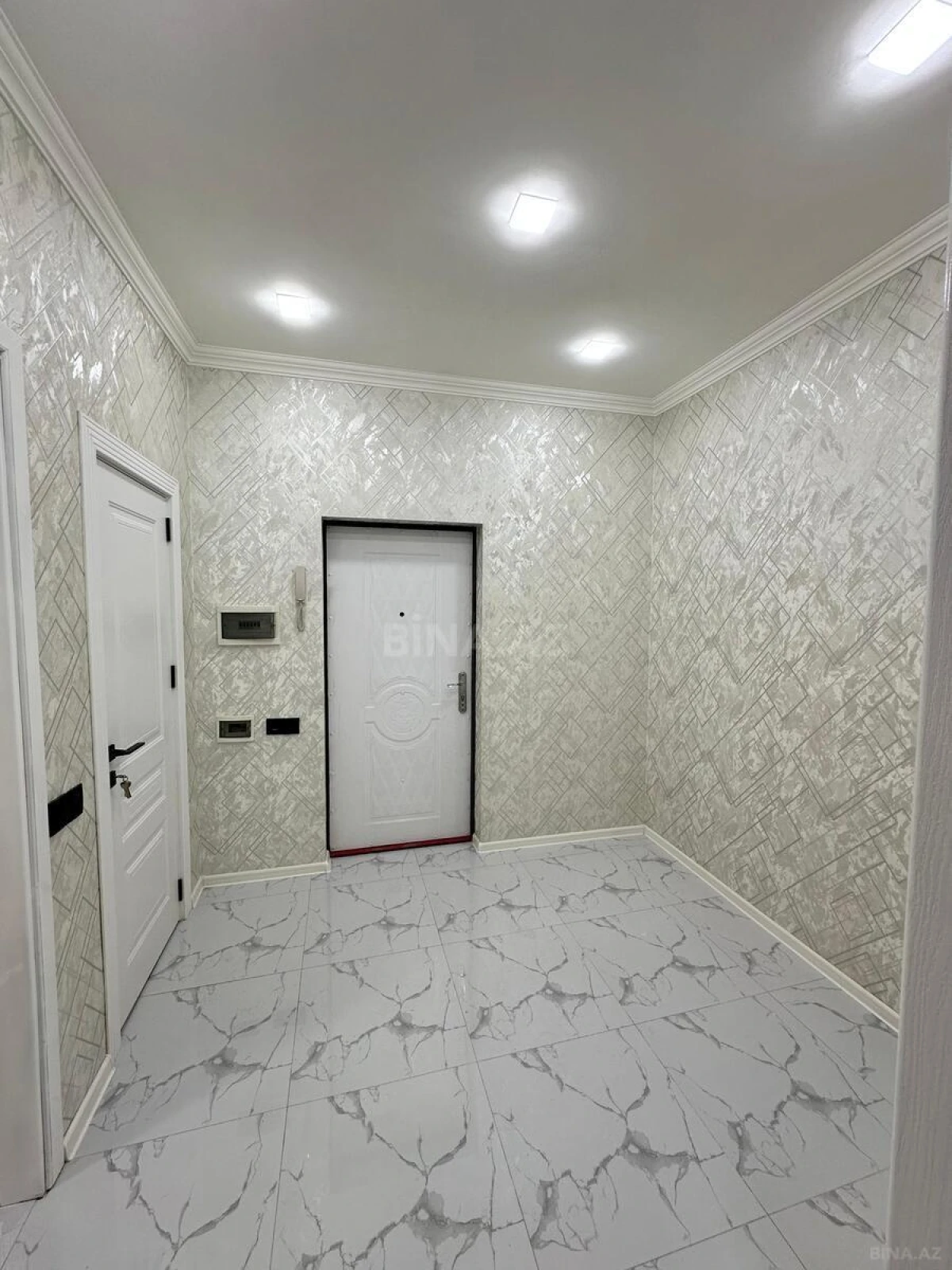 Satılır 2 otaqlı mənzil 68 m²