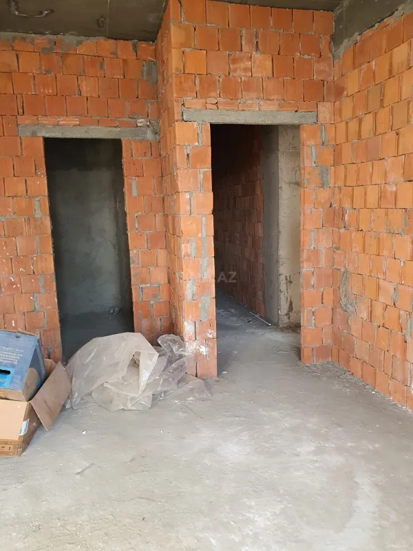 Satılır 3 otaqlı mənzil 133 m²