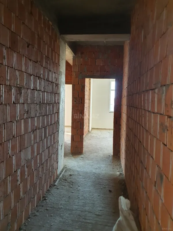 Satılır 3 otaqlı mənzil 133 m²