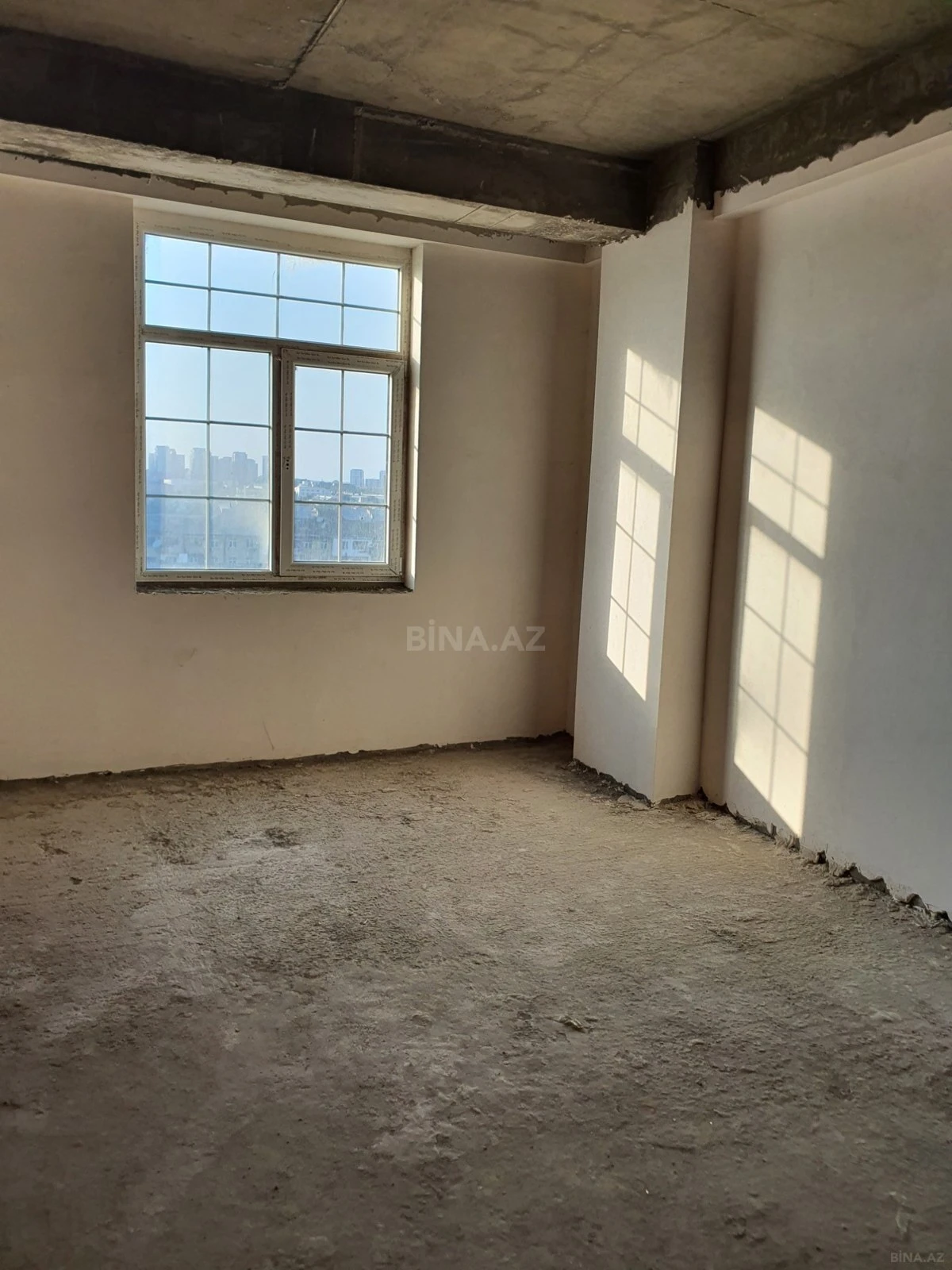 Satılır 3 otaqlı mənzil 133 m²