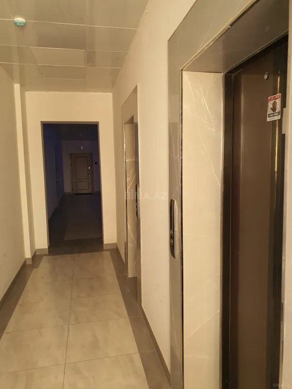 Satılır 3 otaqlı mənzil 133 m²