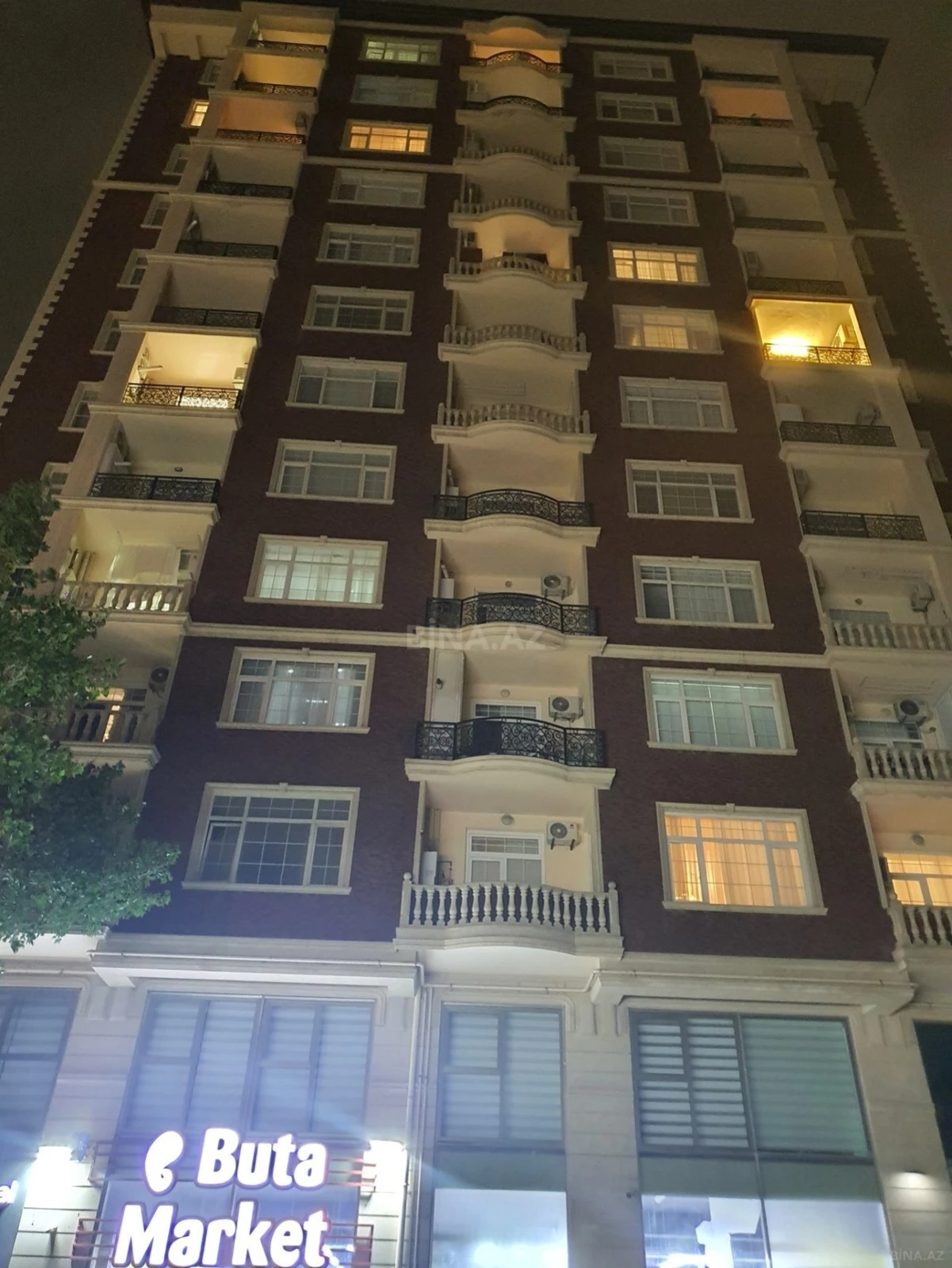 Satılır 3 otaqlı mənzil 133 m²