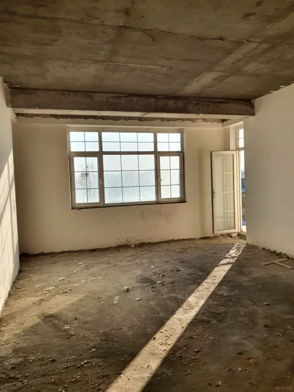 Satılır 3 otaqlı mənzil 133 m²