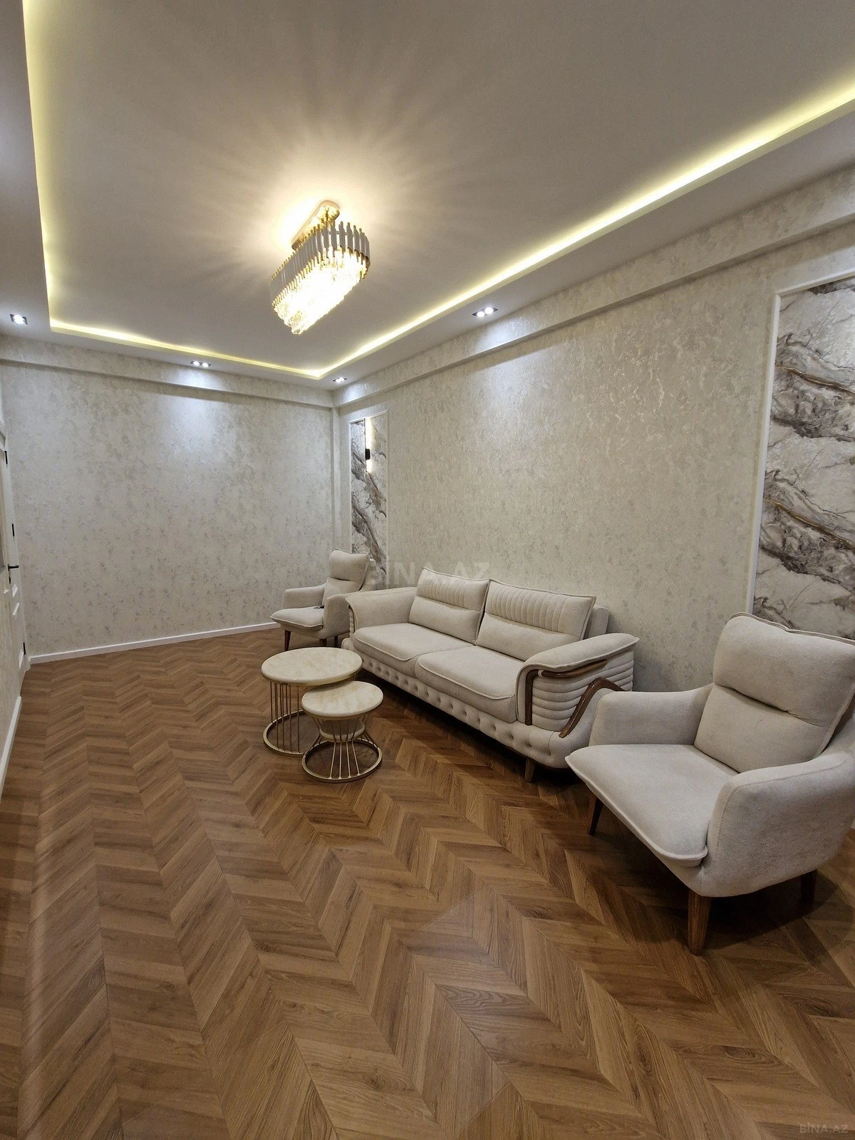 Kirayə verilir 2 otaqlı mənzil 60 m²