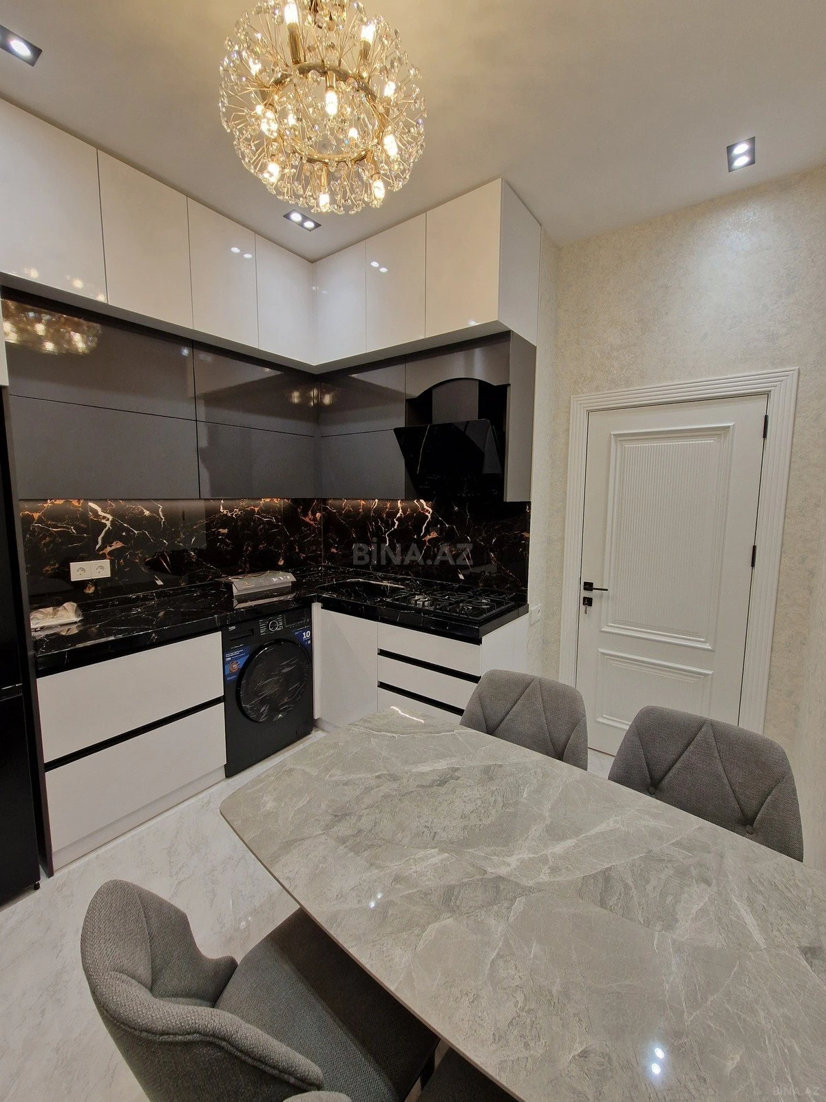 Kirayə verilir 2 otaqlı mənzil 60 m²