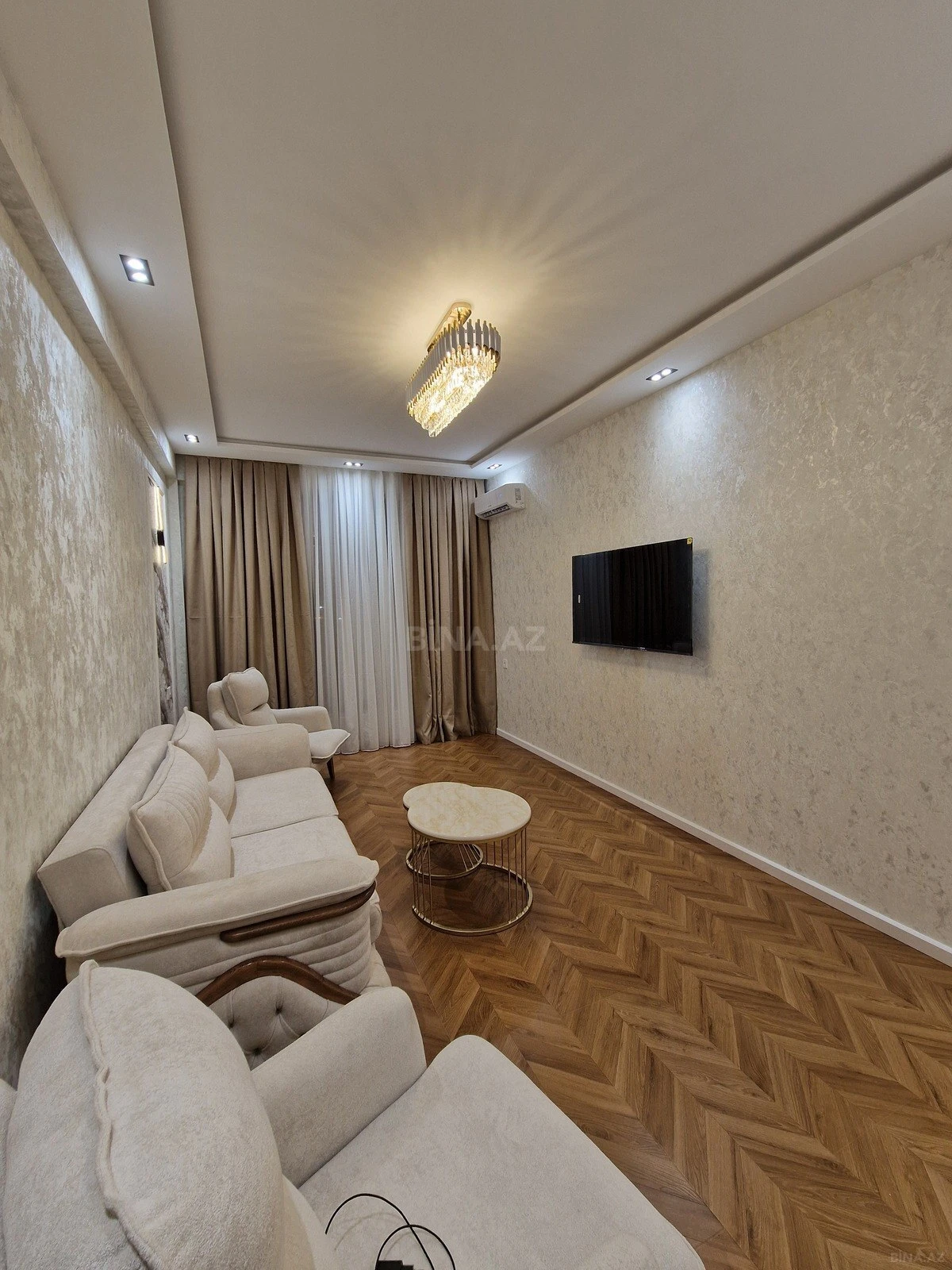 Kirayə verilir 2 otaqlı mənzil 60 m²