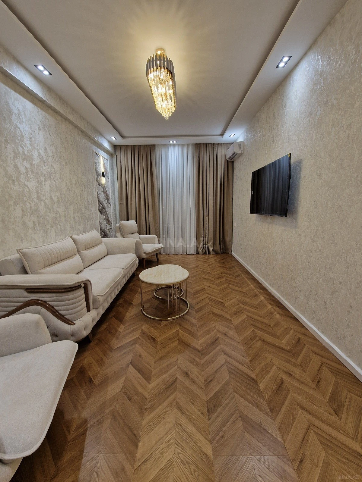 Kirayə verilir 2 otaqlı mənzil 60 m²