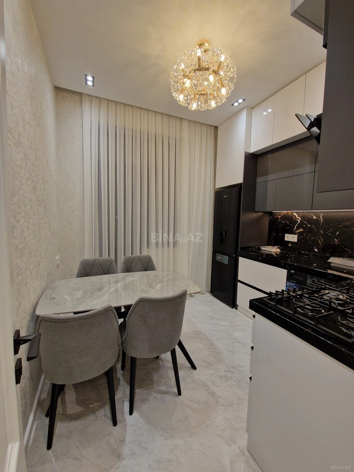 Kirayə verilir 2 otaqlı mənzil 60 m²