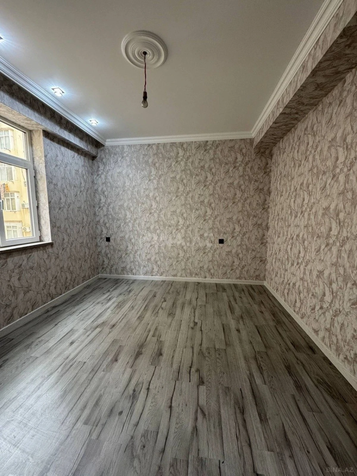 Satılır 2 otaqlı mənzil 57 m²