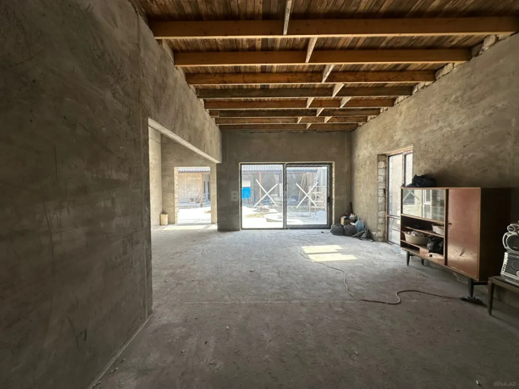 Satılır 4 otaqlı həyət evi 200 m²