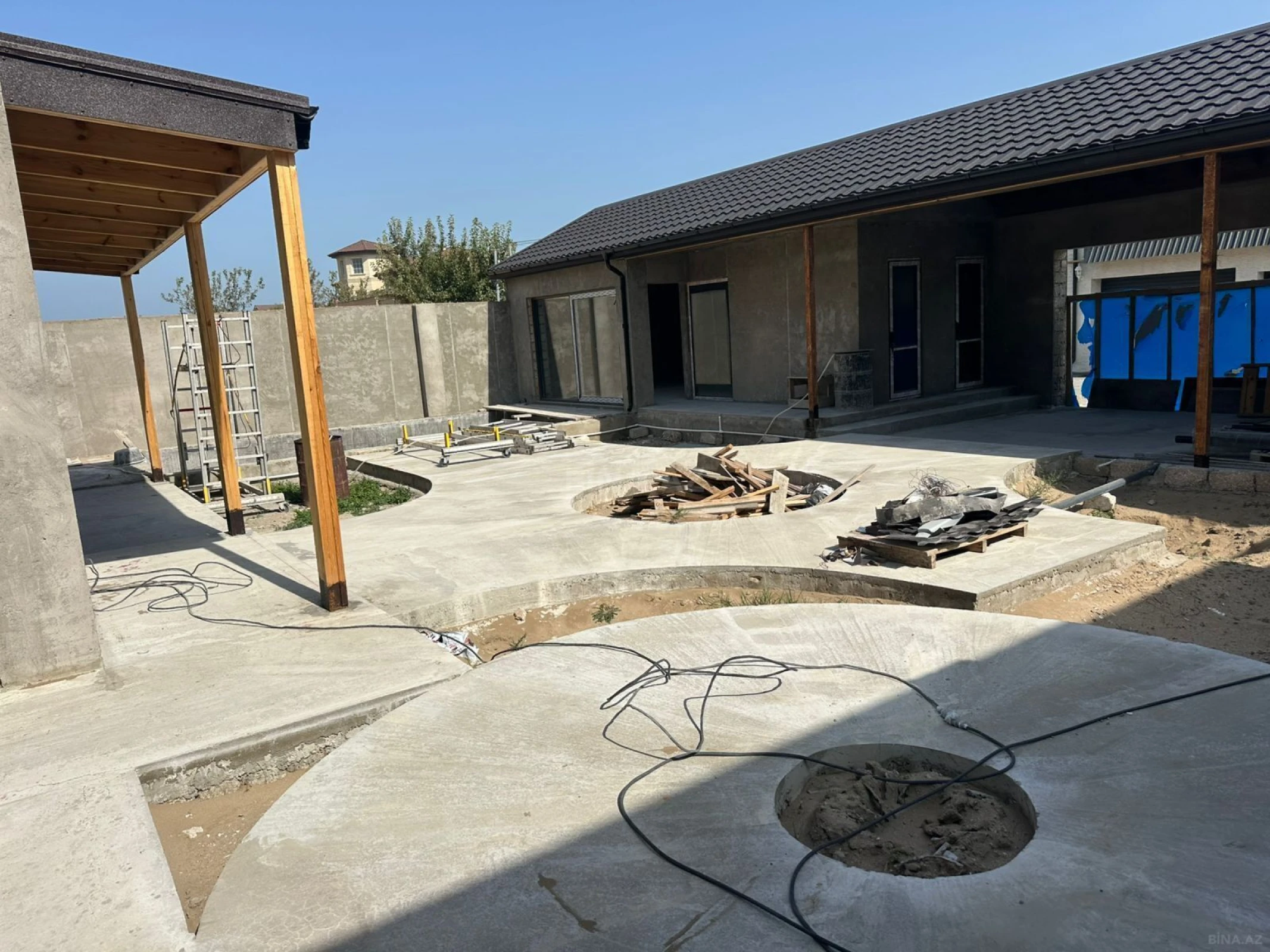 Satılır 4 otaqlı həyət evi 200 m²