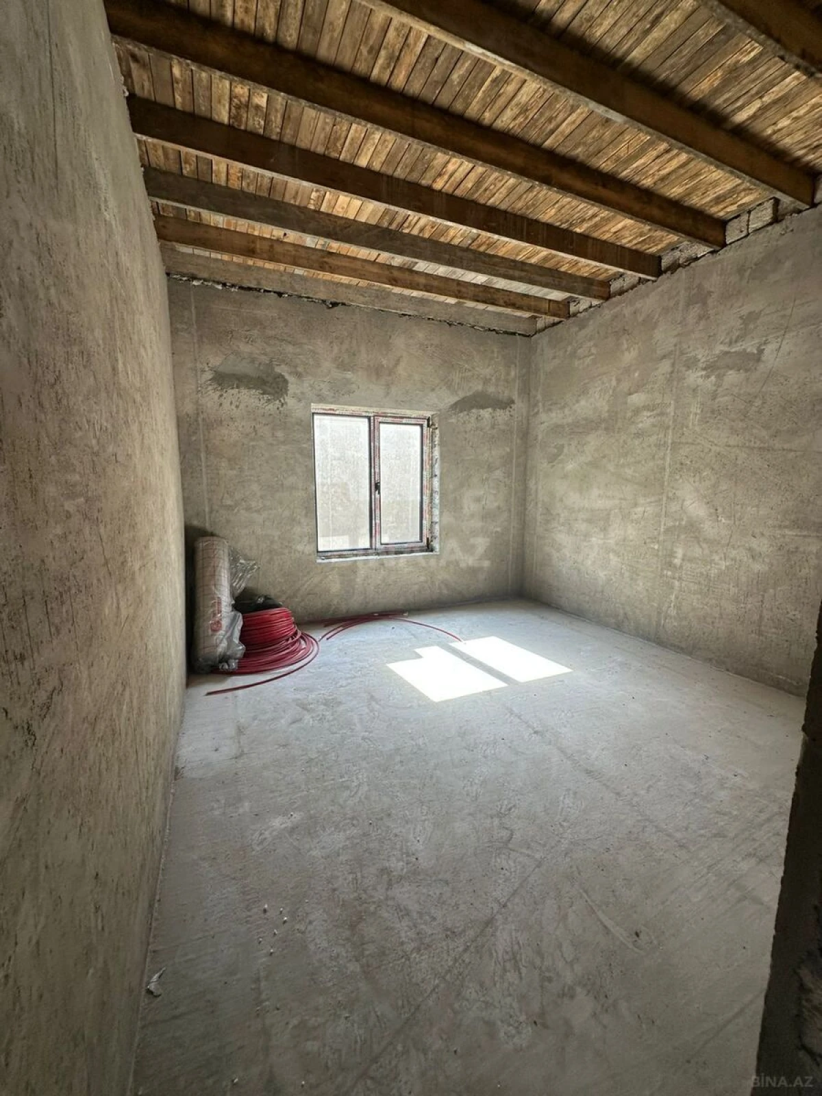 Satılır 4 otaqlı həyət evi 200 m²