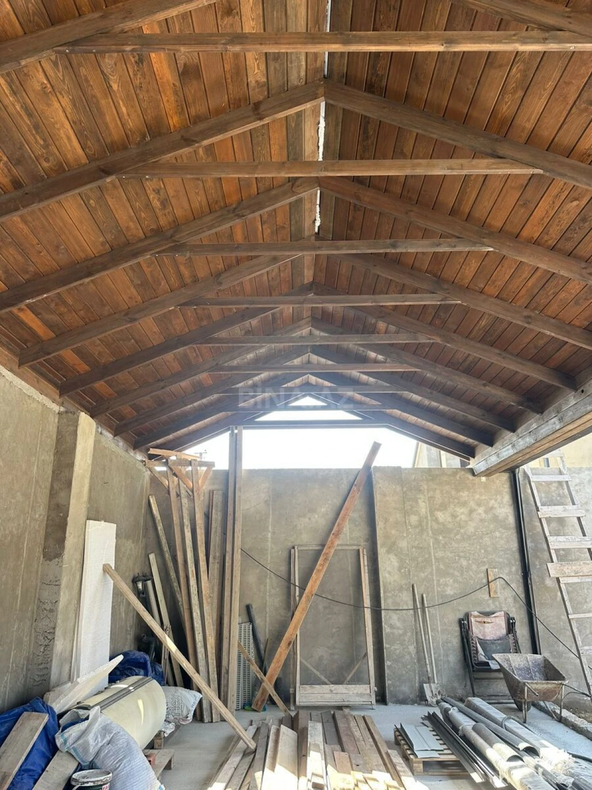 Satılır 4 otaqlı həyət evi 200 m²