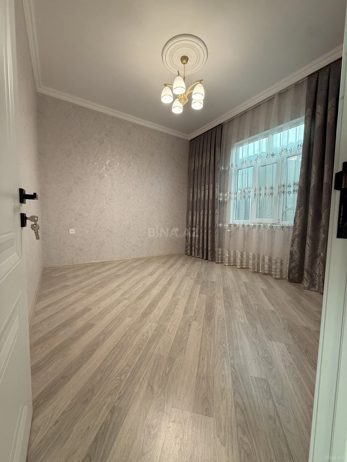 Satılır 6 otaqlı həyət evi 150 m²