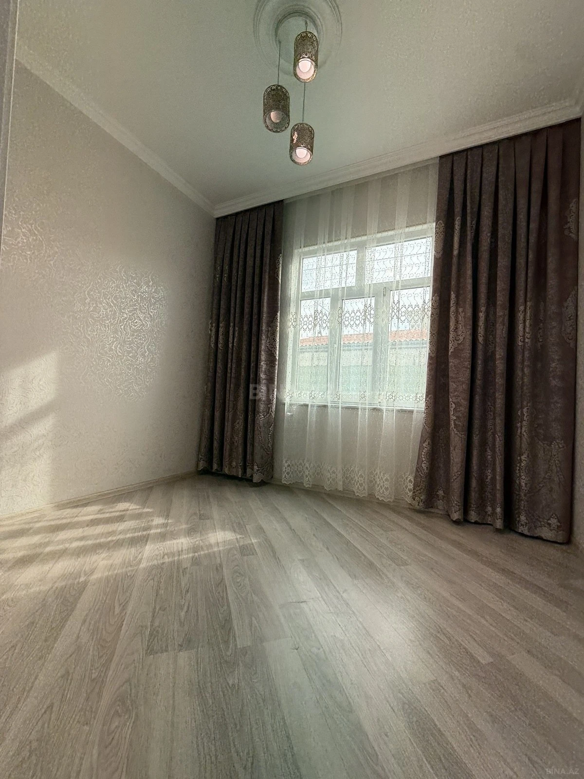 Satılır 6 otaqlı həyət evi 150 m²