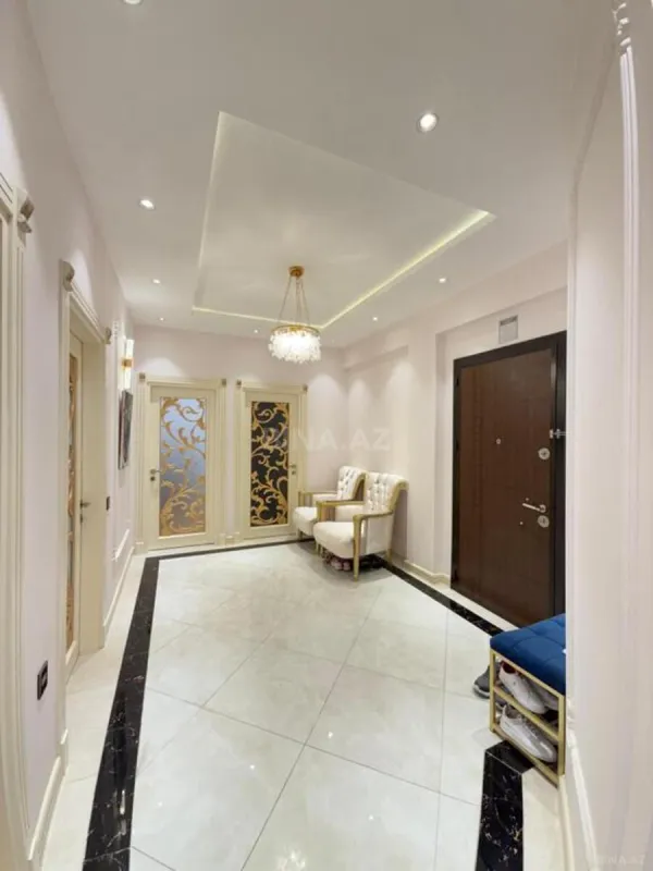 Satılır 3 otaqlı mənzil 141 m²