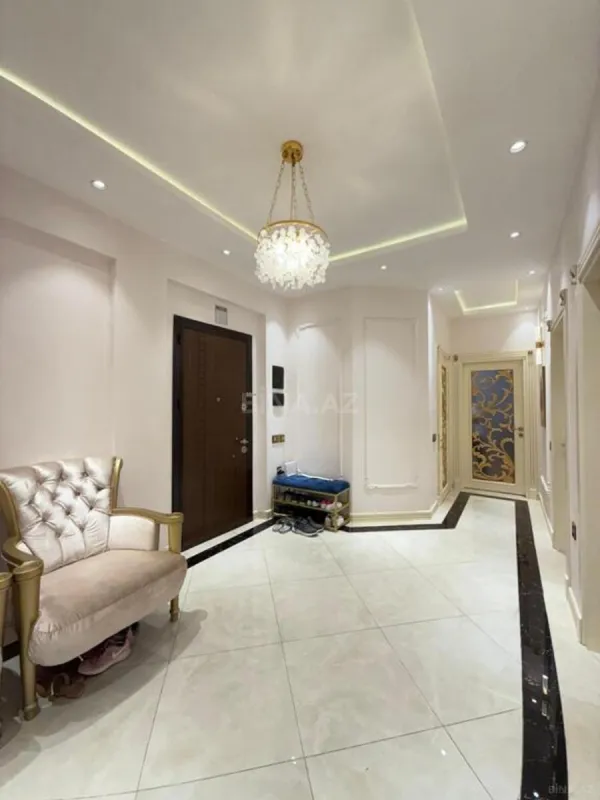 Satılır 3 otaqlı mənzil 141 m²